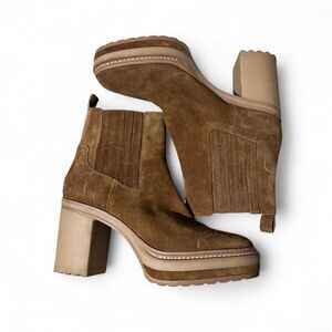 Steve-madden Women's suede Brown and Tan Boots size 8